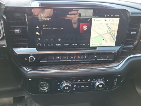 Used 2023 GMC Sierra 1500 SLE image 13