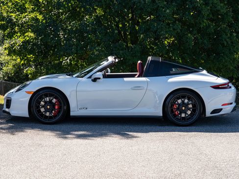 Certified 2018 Porsche 911 Targa 4 GTS image 2
