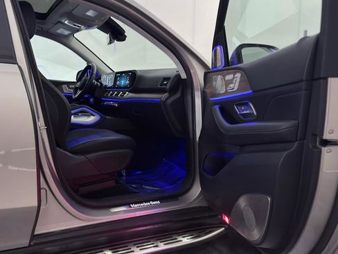 Used 2023 Mercedes-Benz GLS 450 4MATIC image 25