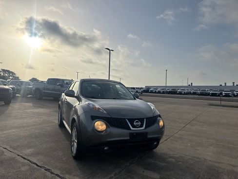 Used 2011 Nissan Juke SL FWD image 3