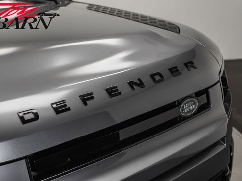 Used 2023 Land Rover Defender 110 X-Dynamic SE image 9