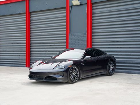 Used 2025 Porsche Taycan RWD image 1