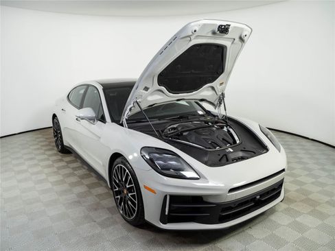 New 2026 Porsche Panamera image 34