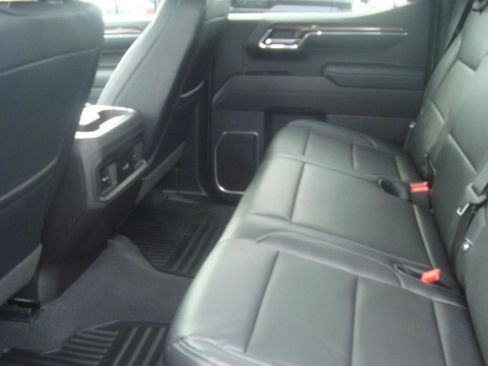 Used 2024 Chevrolet Silverado 1500 LT image 15