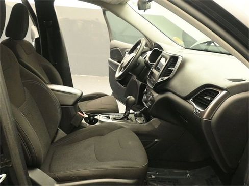 Used 2020 Jeep Cherokee Latitude image 15