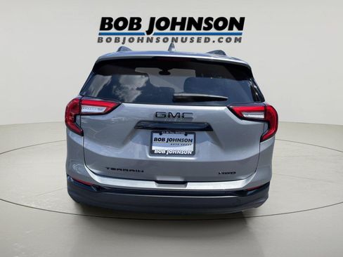 Used 2023 GMC Terrain SLE w/ Driver Convenience Package AWD/4WD image 4