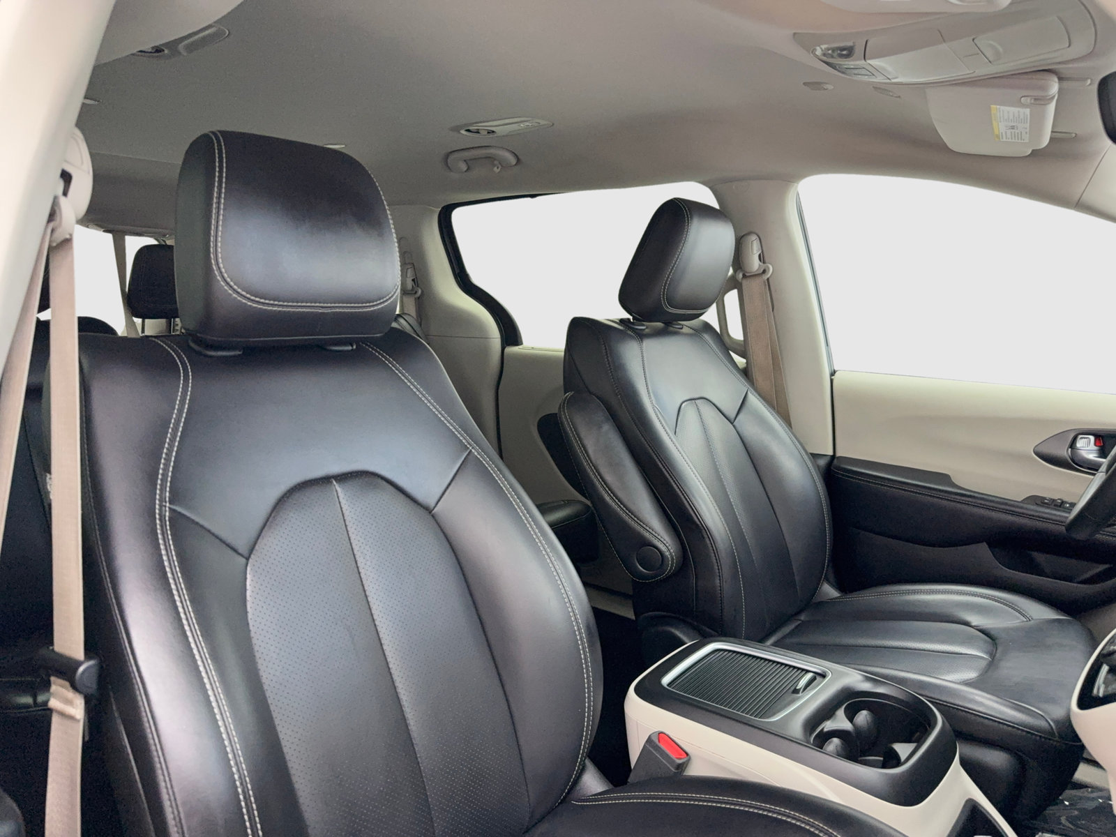 Used 2023 Chrysler Pacifica Touring-L FWD image 39