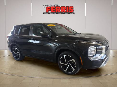 Used 2022 Mitsubishi Outlander SE FWD image 3