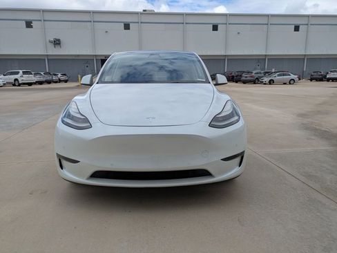Used 2021 Tesla Model Y Long Range image 2