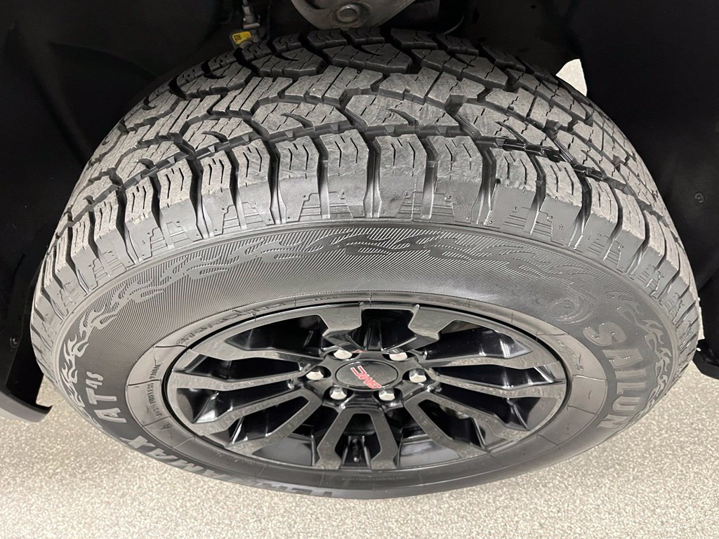 Used 2022 GMC Sierra 1500 AT4X AWD/4WD image 18