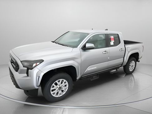 Certified 2026 Toyota Tacoma SR5 AWD/4WD image 2