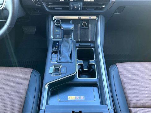 Used 2024 Lexus GX 550 image 35