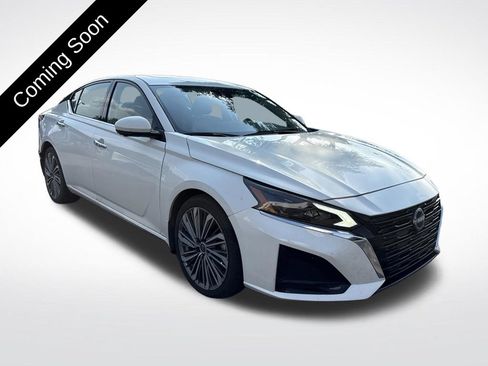 Used 2023 Nissan Altima 2.5 SL FWD image 3