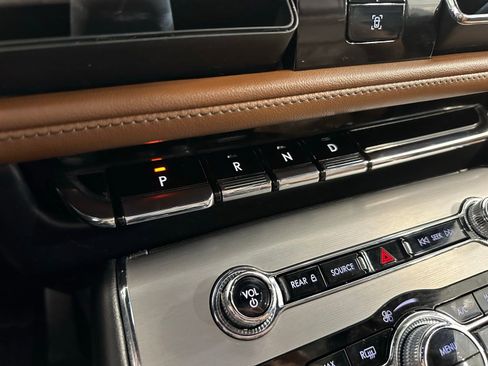 Used 2022 Lincoln Aviator Reserve w/ Class IV Trailer Tow Package image 35