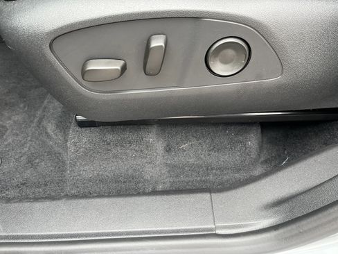 Used 2026 Chevrolet Traverse LT w/ Sun and Wheel Package image 10