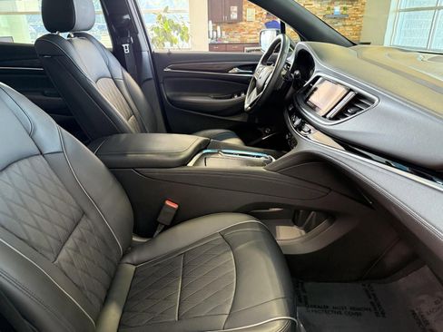 Used 2023 Buick Enclave Avenir w/ Avenir Technology Package image 21