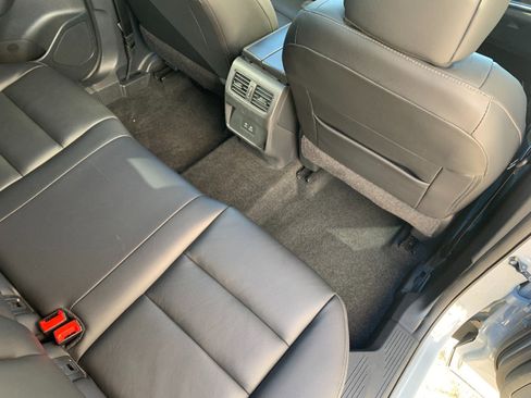 Used 2023 Nissan Rogue SL image 35