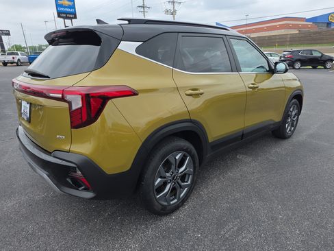 Used 2024 Kia Seltos S AWD/4WD image 4