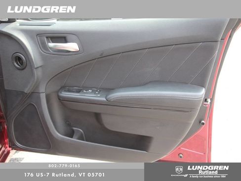 Used 2017 Dodge Charger SXT w/ Driver Confidence Group AWD/4WD image 17