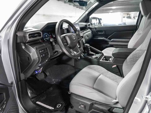 Certified 2026 Toyota Tacoma SR5 AWD/4WD image 18