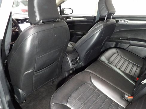 Used 2020 Ford Fusion SE FWD image 7