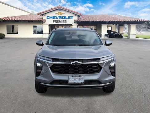 New 2026 Chevrolet Trax LT w/ Driver Confidence Package FWD image 3