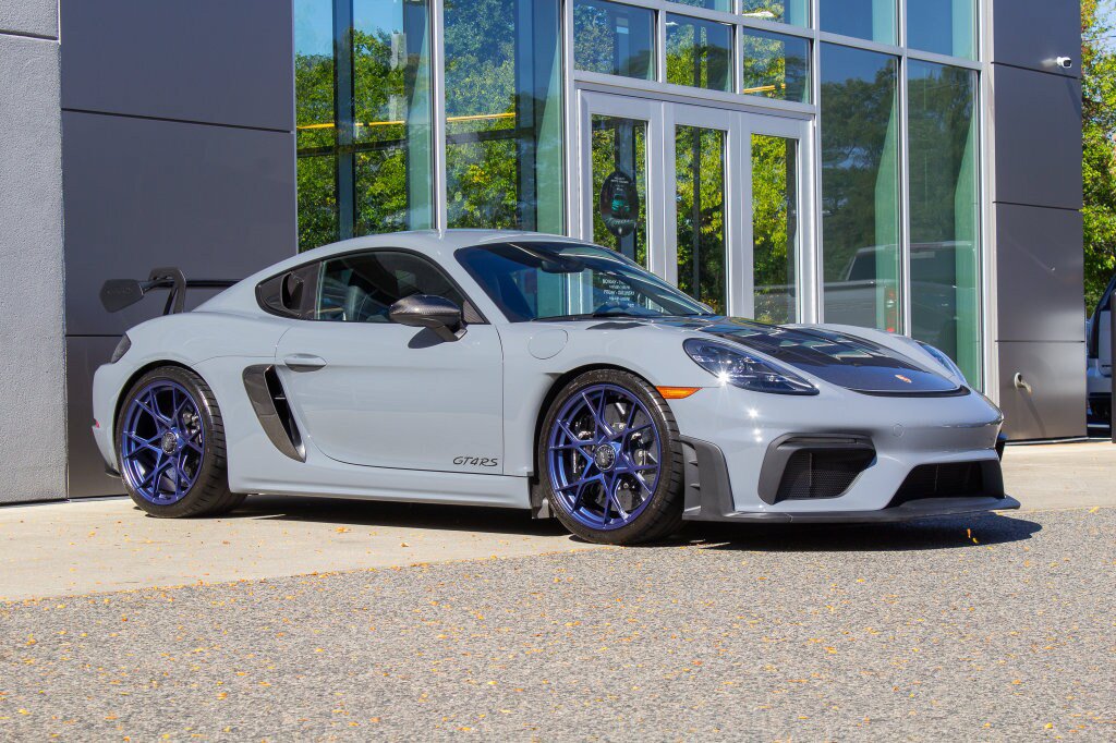 Used 2025 Porsche 718 Cayman GT4 RS RWD image 3