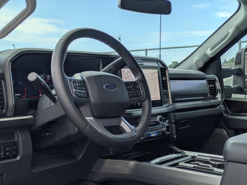 New 2025 Ford F250 Lariat w/ Lariat Ultimate Package image 31