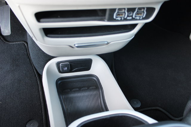 Used 2024 Chrysler Pacifica Limited FWD image 22