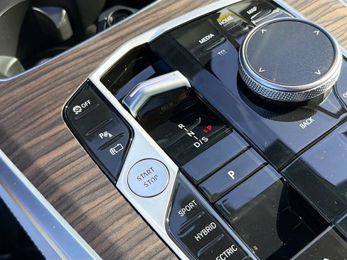 New 2026 BMW X5 xDrive50e w/ Climate Comfort Package image 29