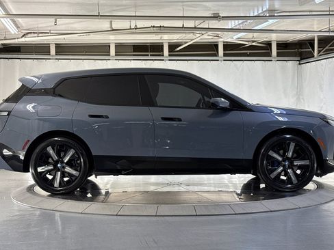 Used 2023 BMW iX xDrive50 w/ Sport Package AWD/4WD image 8