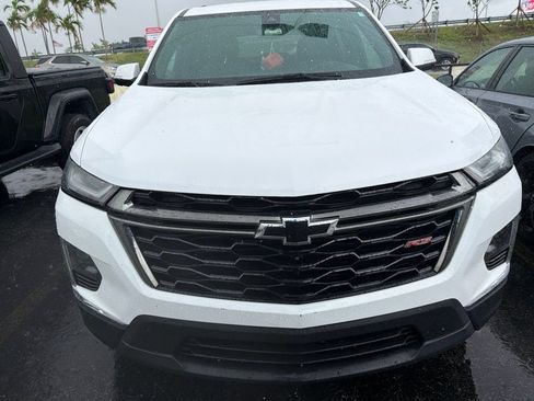 Used 2023 Chevrolet Traverse RS FWD image 2