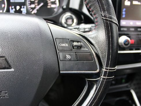 Used 2020 Mitsubishi Outlander LE image 31