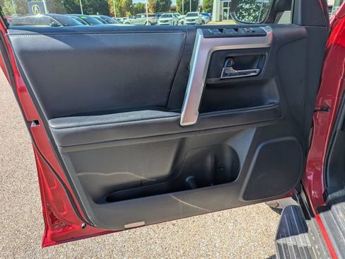 Used 2022 Toyota 4Runner SR5 Premium w/ Moonroof Package RWD image 46