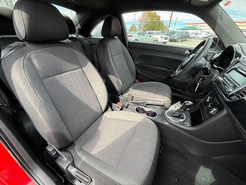 Used 2012 Volkswagen Beetle 2.5 image 11