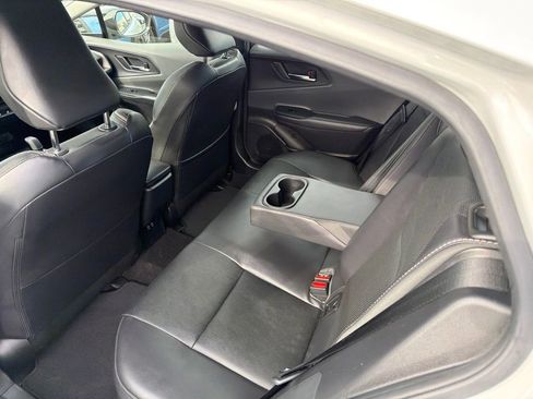 Used 2024 Toyota Prius XLE FWD image 18