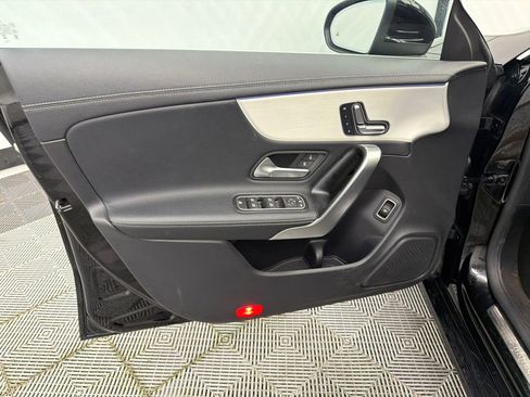 Used 2025 Mercedes-Benz CLA 250 image 11