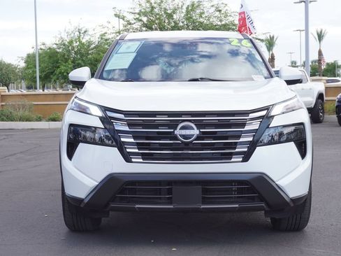 Certified 2026 Nissan Rogue SV FWD image 5