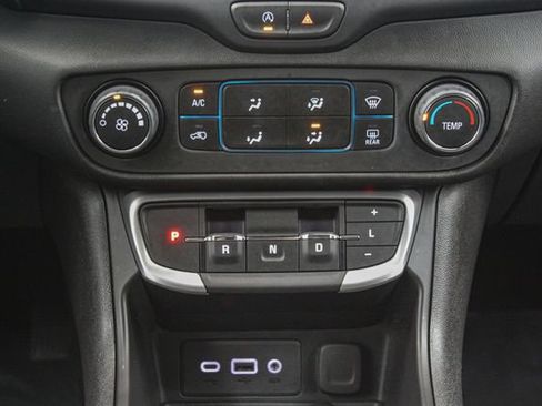 Used 2023 GMC Terrain SLE w/ Elevation Edition FWD image 26