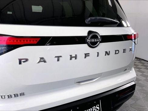 Used 2022 Nissan Pathfinder SV FWD image 40