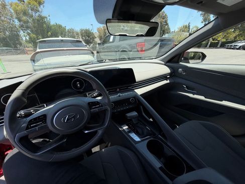 Used 2023 Hyundai Elantra SEL w/ Convenience Package FWD image 7