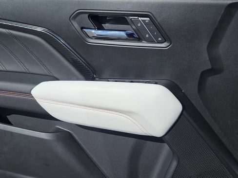 New 2026 GMC Canyon AT4X image 17