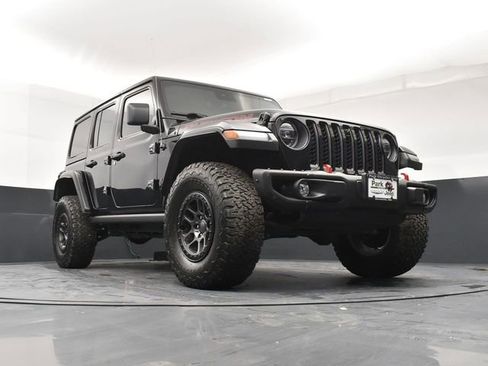 Used 2022 Jeep Wrangler Unlimited Rubicon w/ Xtreme Recon 35" Tire Package AWD/4WD image 17