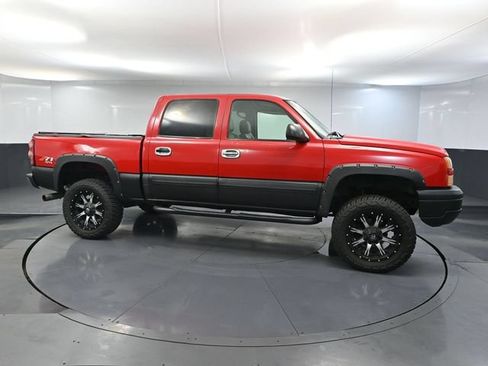 Used 2006 Chevrolet Silverado 1500 LT w/ Light Duty Power Package AWD/4WD image 3