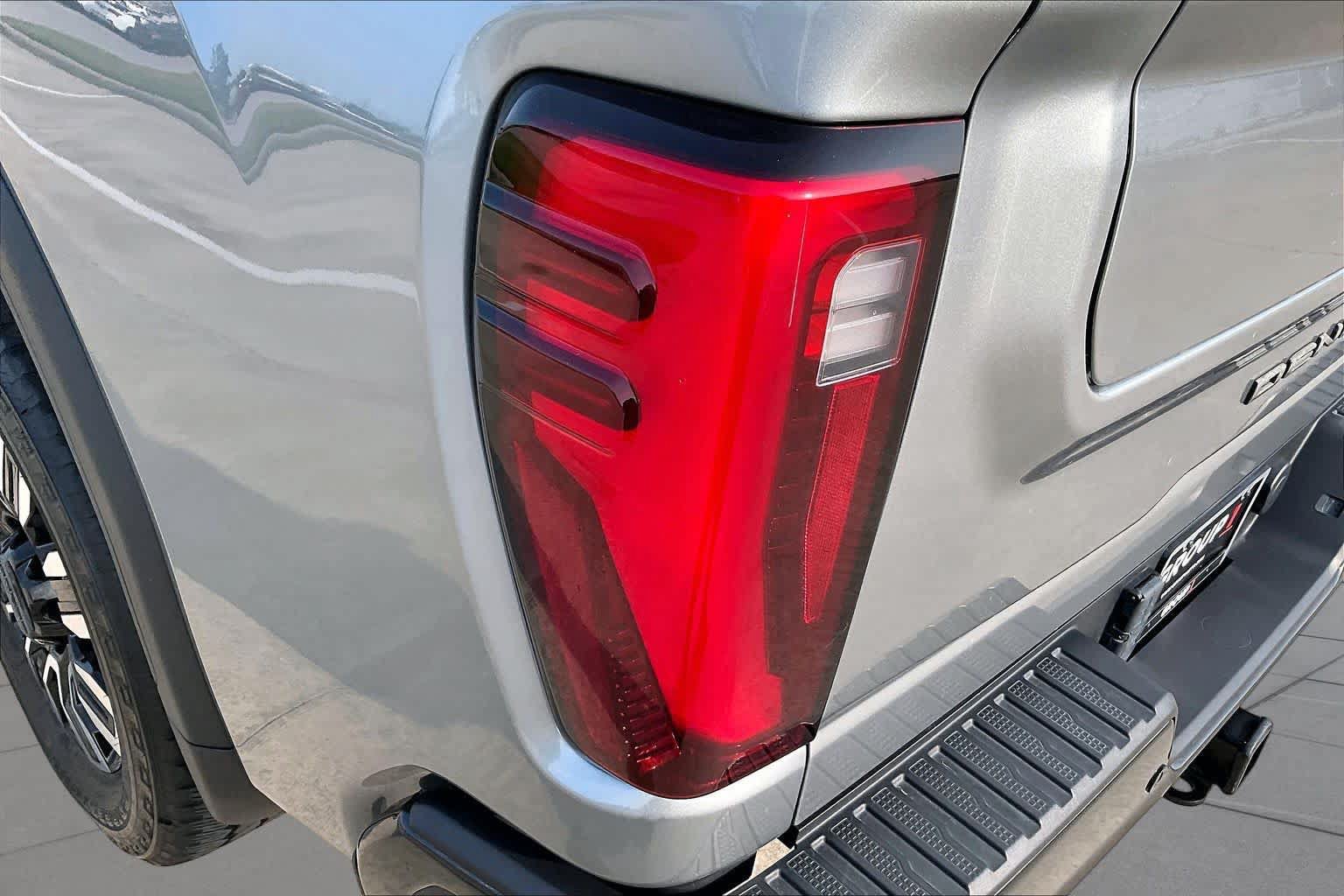 Used 2024 GMC Sierra 2500 Denali Ultimate AWD/4WD image 55