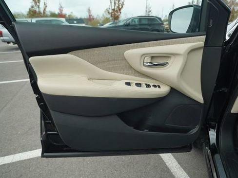 Used 2024 Nissan Murano SV image 14