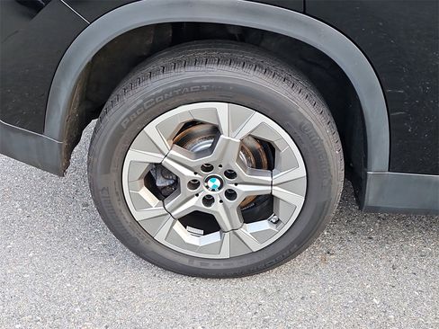 Used 2023 BMW X1 xDrive28i image 9