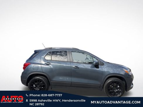 Used 2022 Chevrolet Trax LT w/ Driver Confidence Package image 6