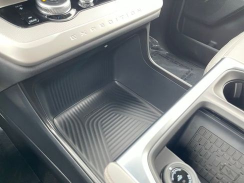 New 2025 Ford Expedition Active image 22