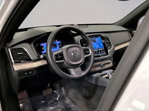 Certified 2024 Volvo XC90 T8 Ultimate AWD/4WD image 17